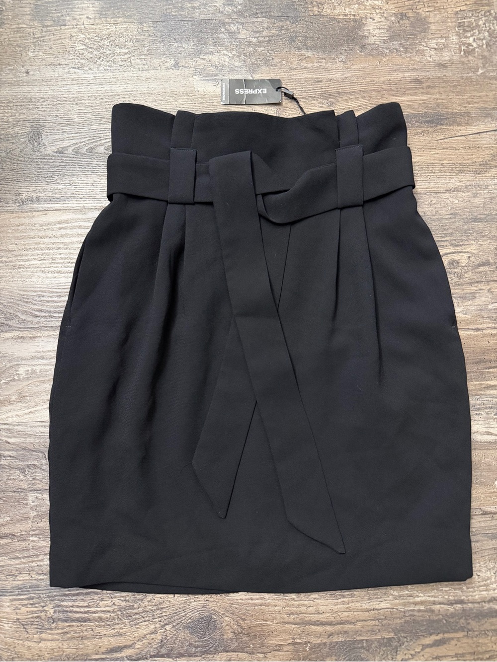 Express Women's Black Paperbag Waist Tie Skirt With Pockets Size 00